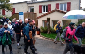 Départ de notre gîte de Térrou... sous la pluie